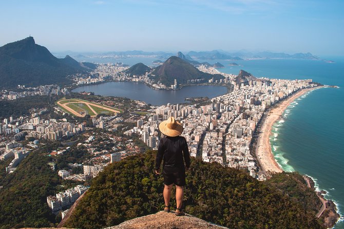 Two Brothers Morro Trail - Photos and Specialized Guide - Praça do Vidigal start, early light, and easy getting there