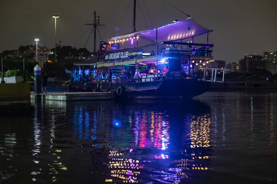 Unforgettable Boat Party - The music mix: house, funk, hip-hop, and Latin rhythms