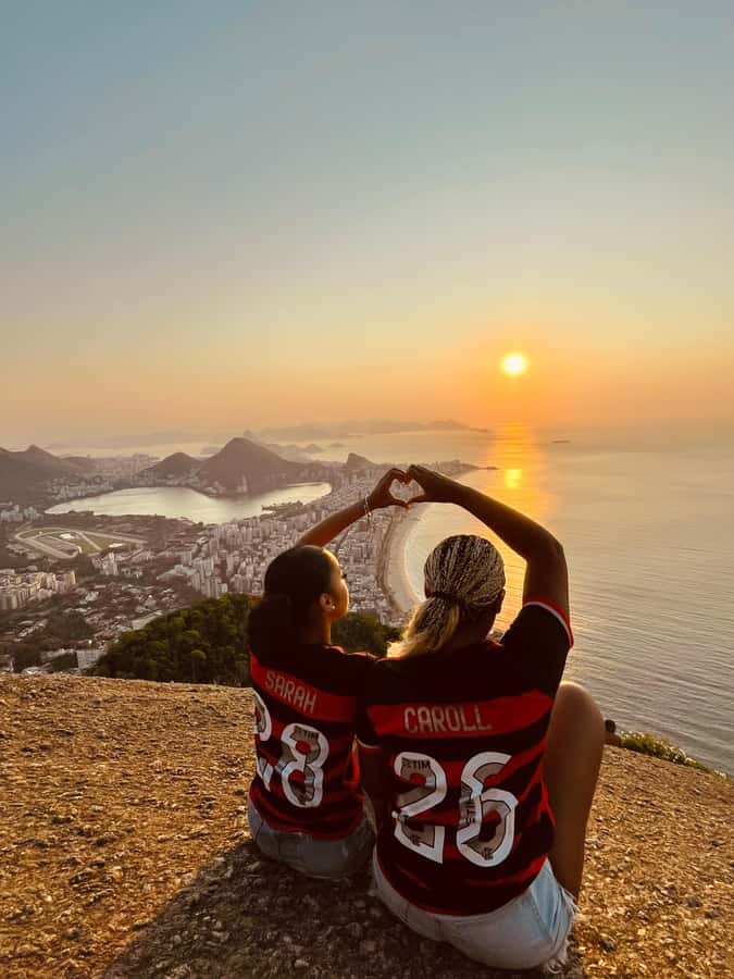 Vidigal Favela Tour - Optional rooftop break: a drink or Brazilian food with locals nearby