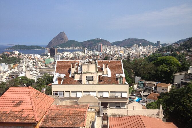 Walking tour of the bohemian neighborhoods of Santa Teresa and Lapa - Stop 1: Santa Teresa tram station and the yellow Bonde ride